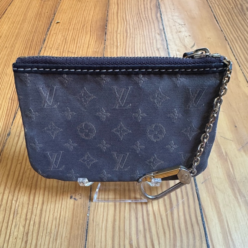 Louis Vuitton Brown Monogram Key Cles